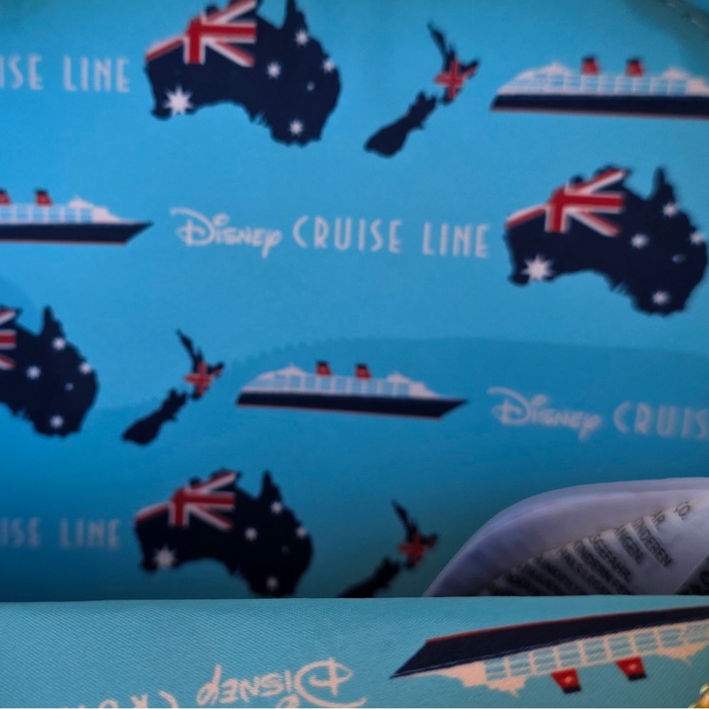 Loungefly Disney Cruise Line Mickey Mouse & Friends Bag 🆕 Shoulder/Crossbody - Picture 6 of 6